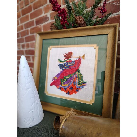 Vintage 1970s Needlepoint Angel Wall Art Set – Hand-Stitched Textile, Christmas - Picture 2 of 10